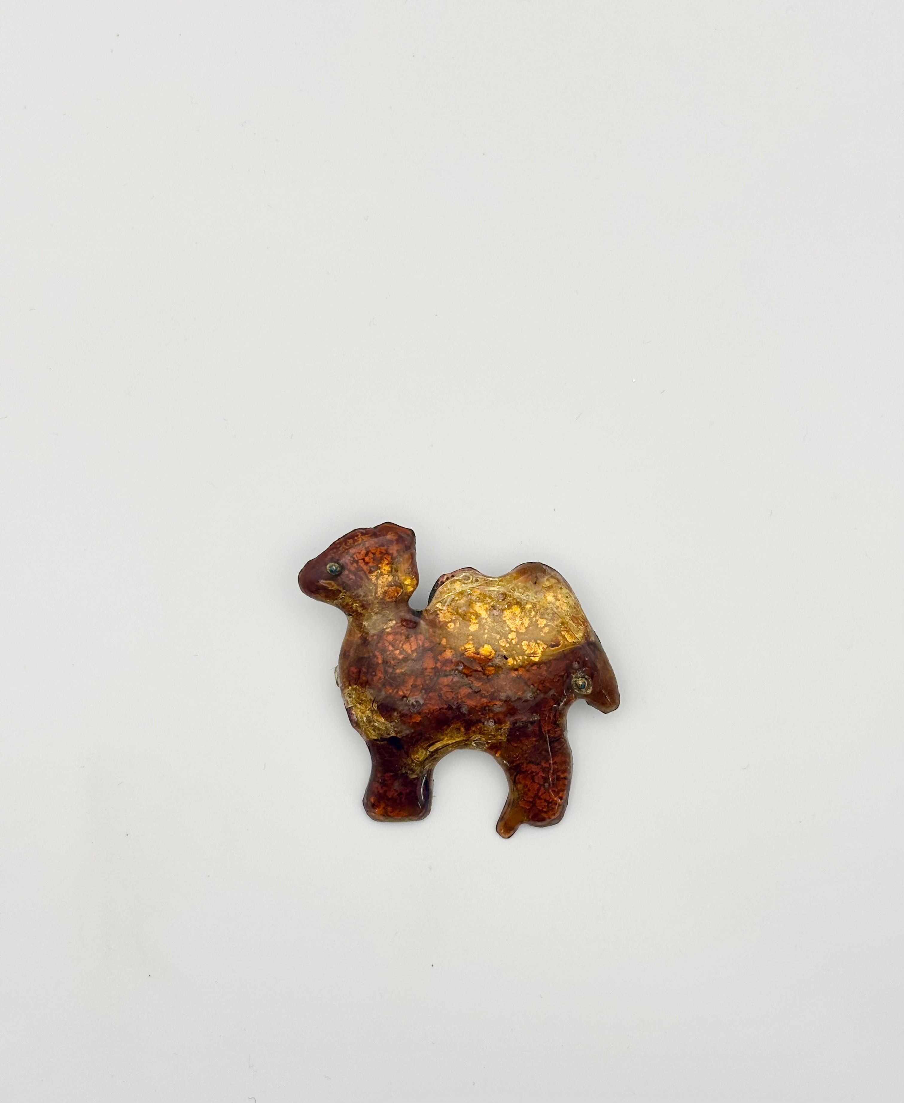 La broche "Camel"