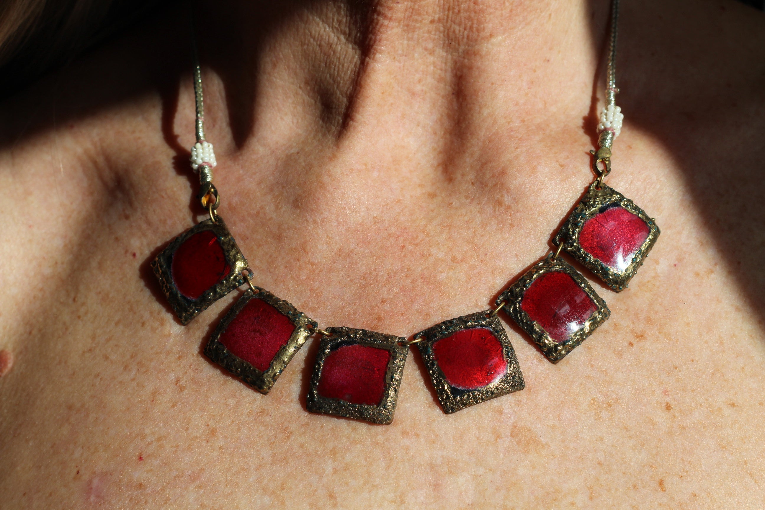 Le grand carré rubis et doré