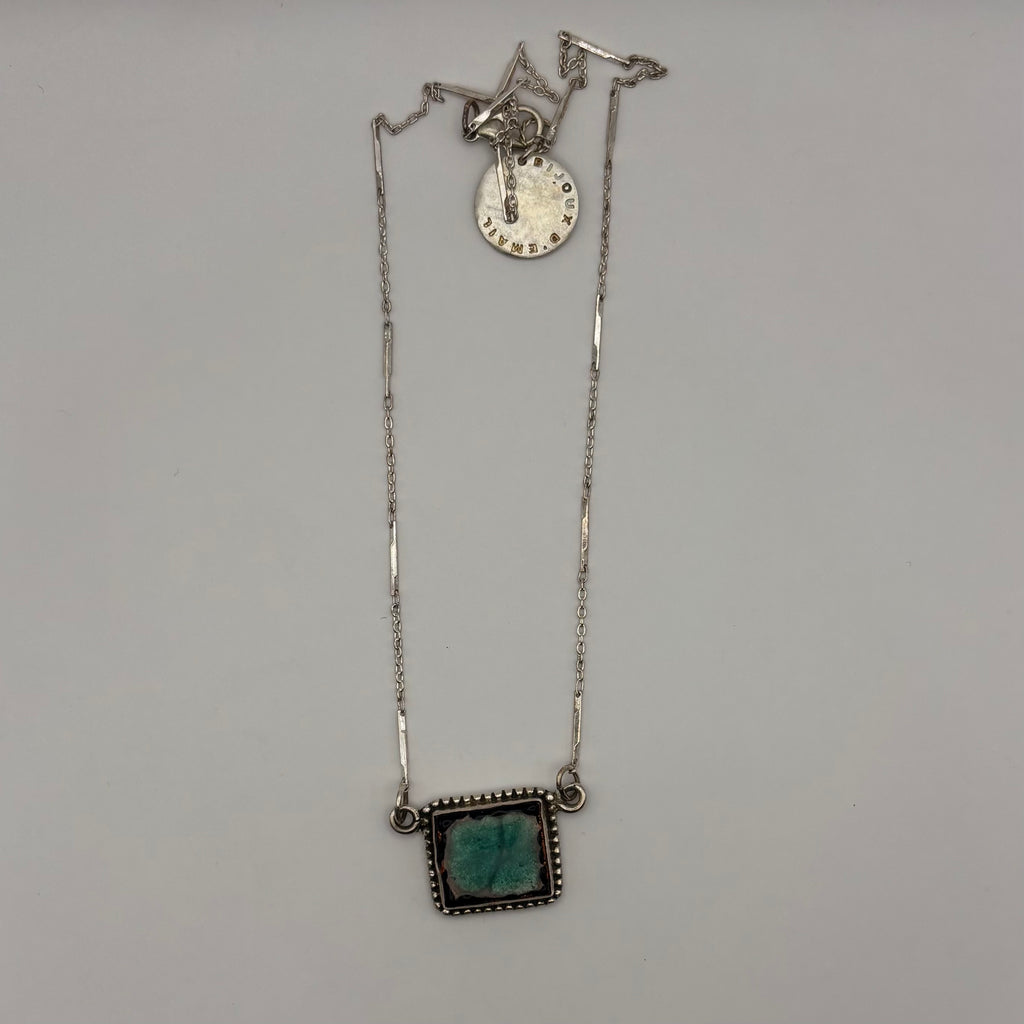 Le carré d'émail et d'argent