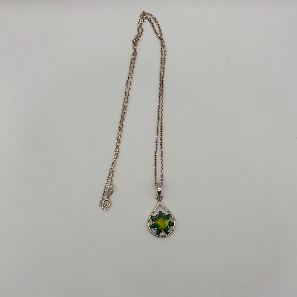 Le pendentif étoilé