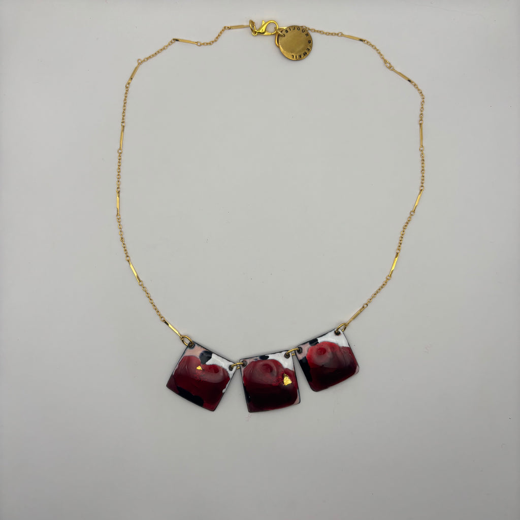 Le collier trois grand carrés