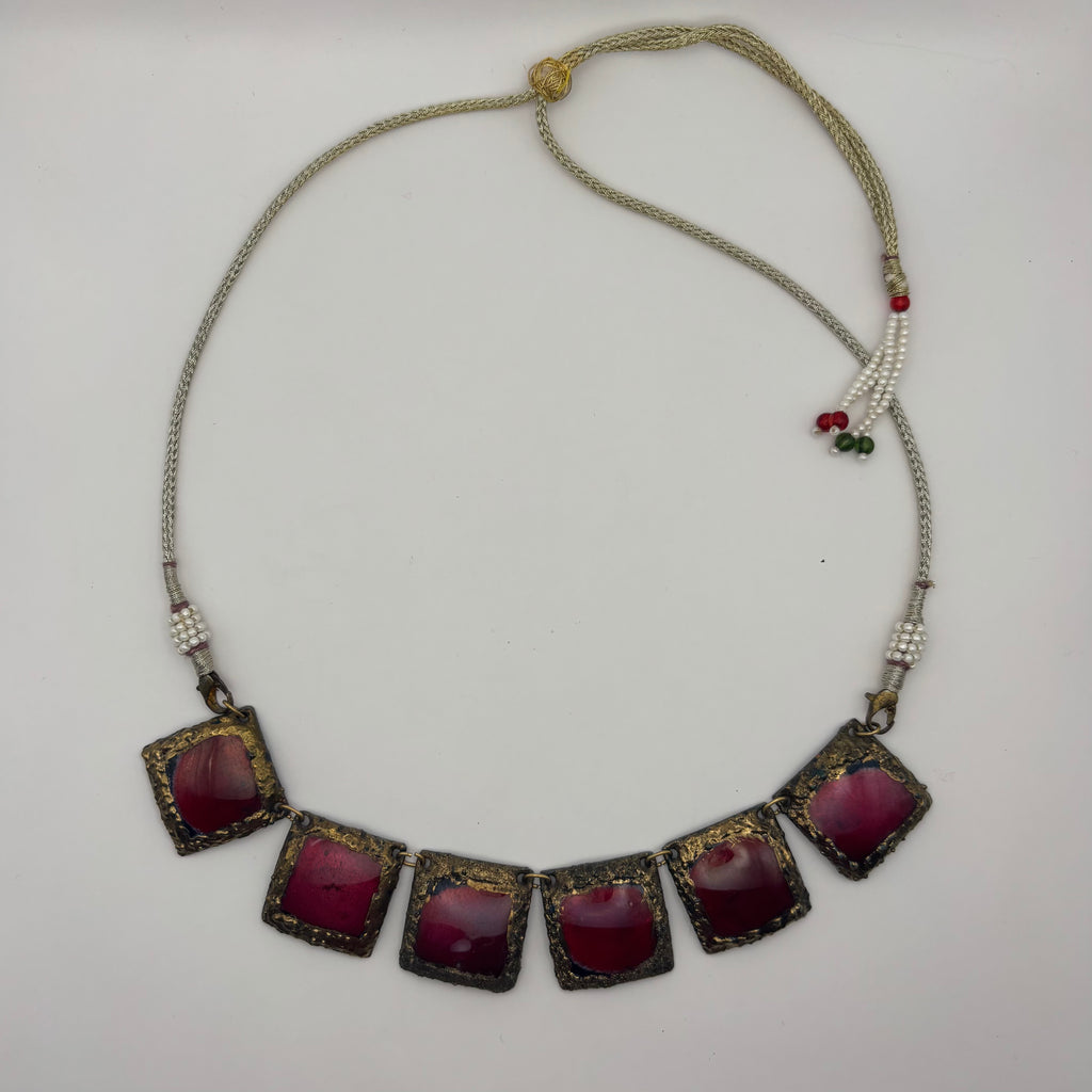 Le grand carré rubis et doré