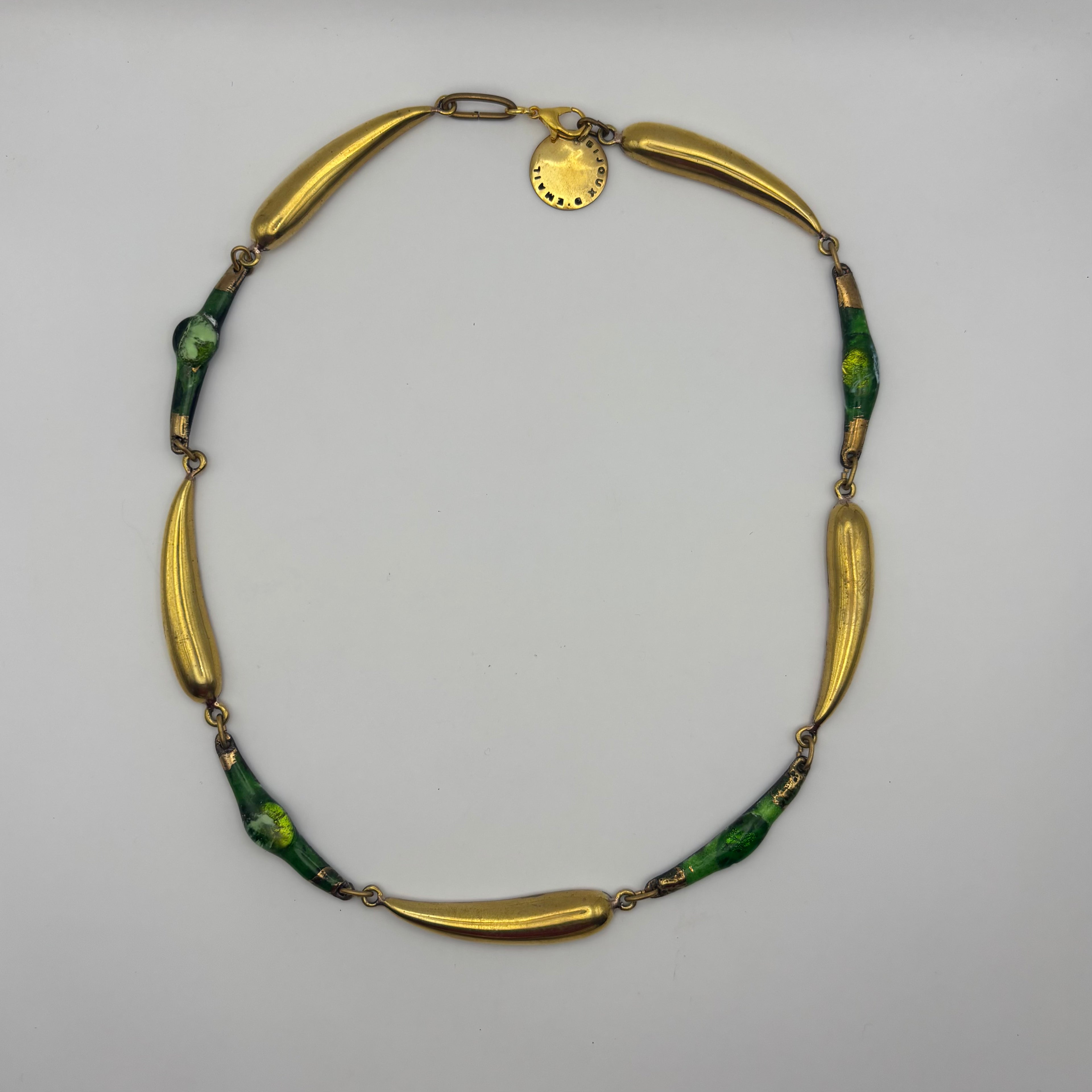 Le numero quatre vert marais