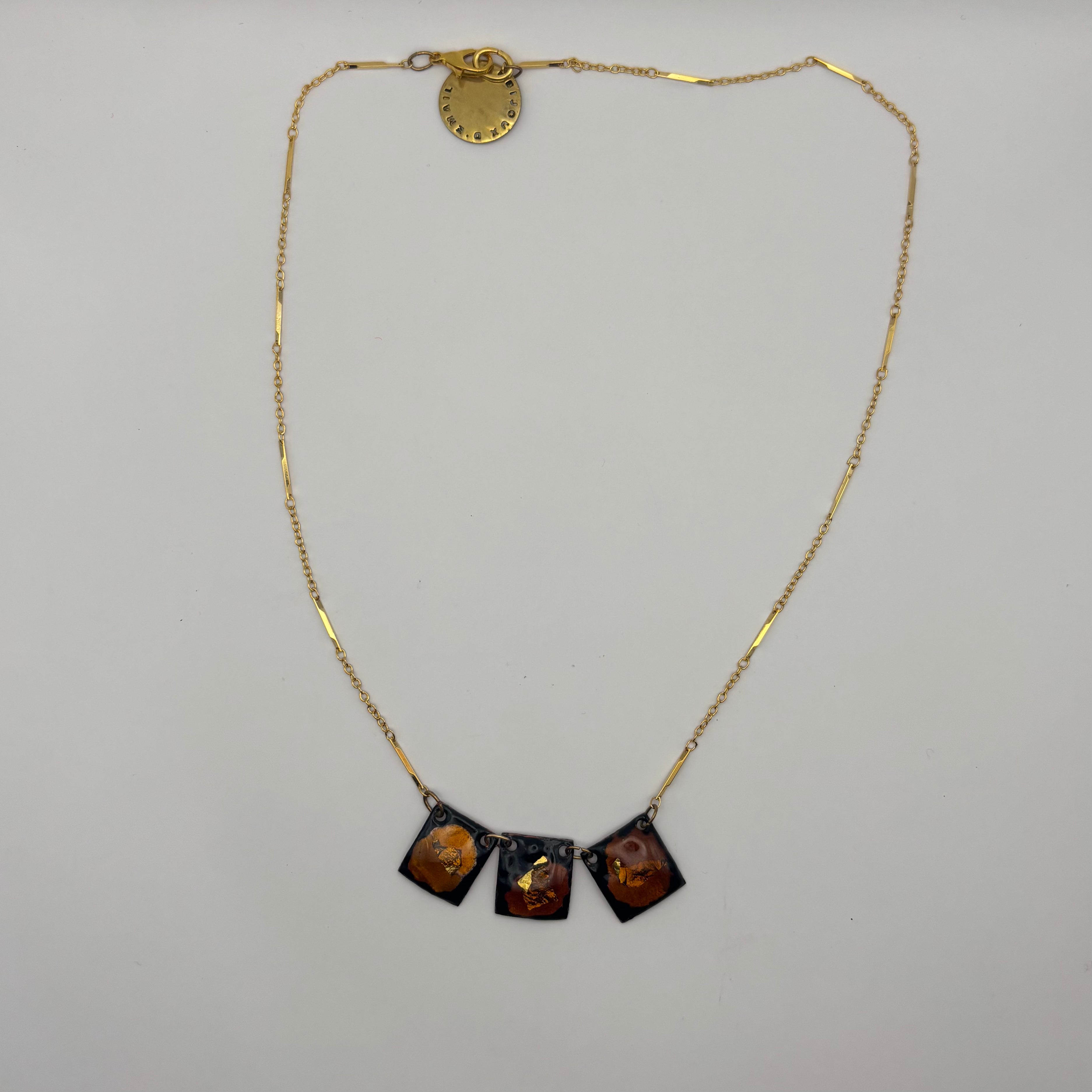 Le collier petit carré