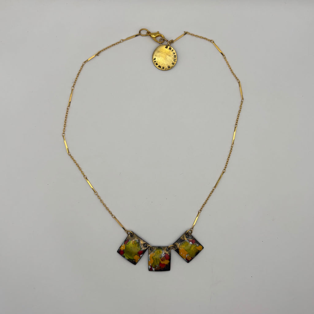 Le collier petit carré