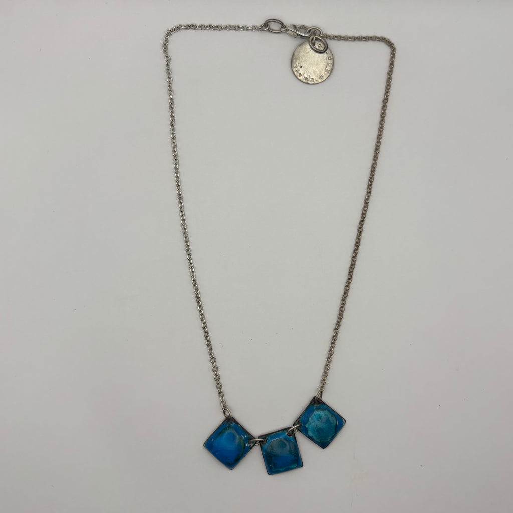 Le collier petit carré