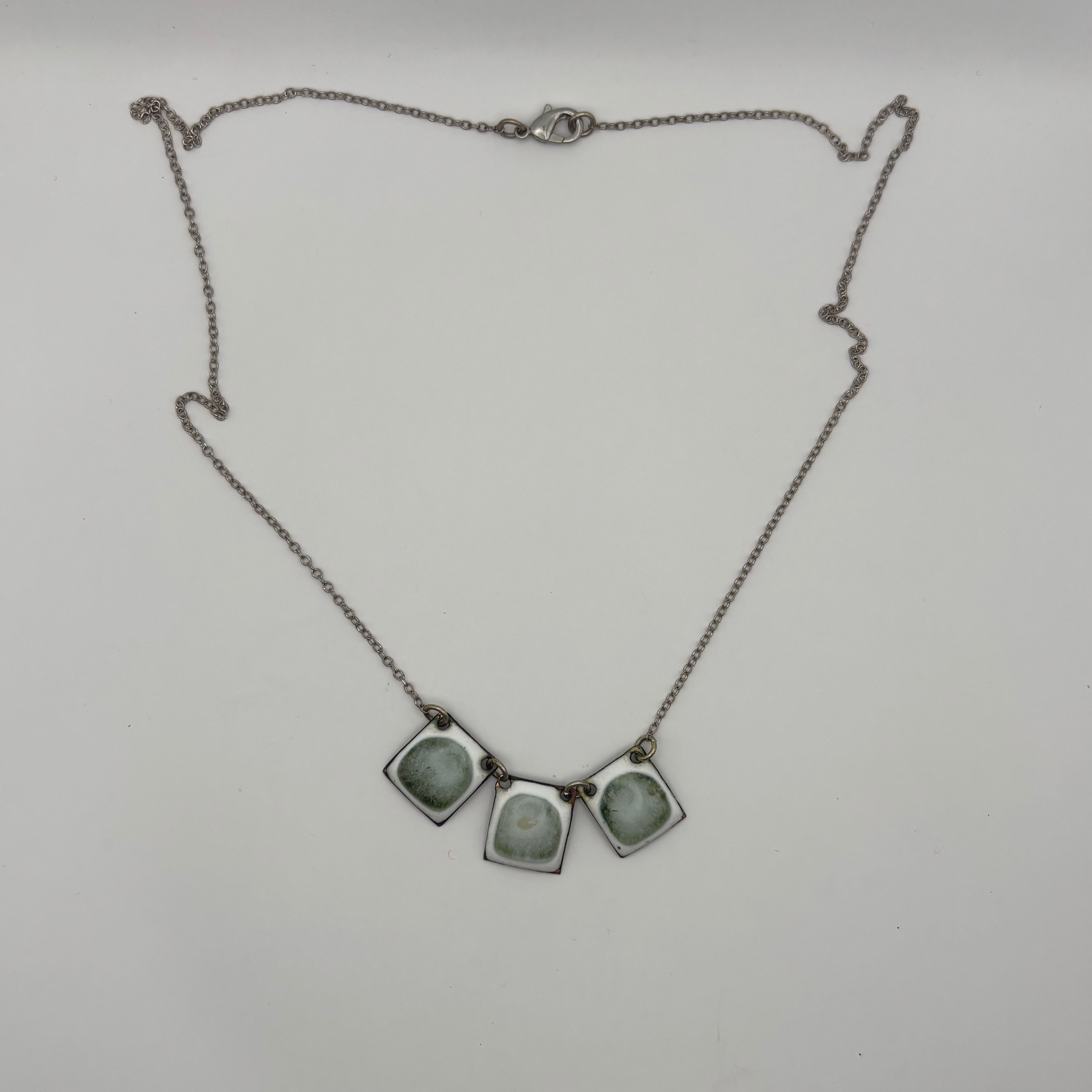 Le collier petit carré