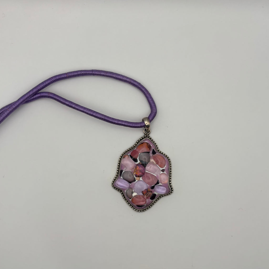 Le pendentif Fatma serti d'argent